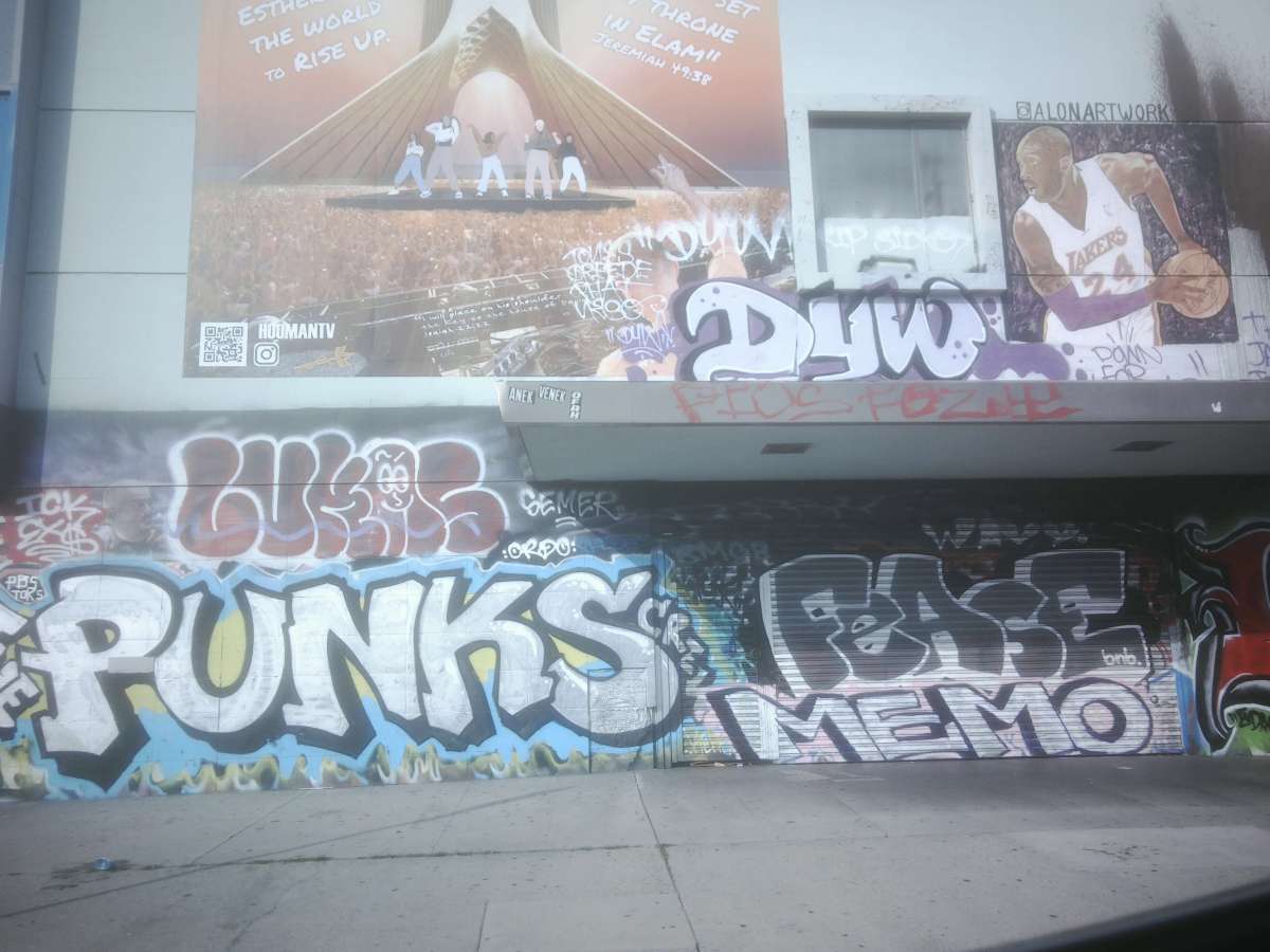 things my family said in southside accents that gave me sucha a dopamine hit i wanted to miss my flight home (Romy Rhoads Ewing)